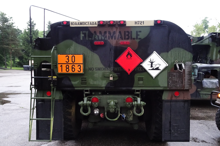Auch Militärfahrzeuge aus den USA (hier mit UN 1863) halten sich in Österreich an die ADR-Bestimmungen, wie bei der „Saber Guardian“ (siehe TD-Heft 4/2017). (Foto: Sturmlechner)