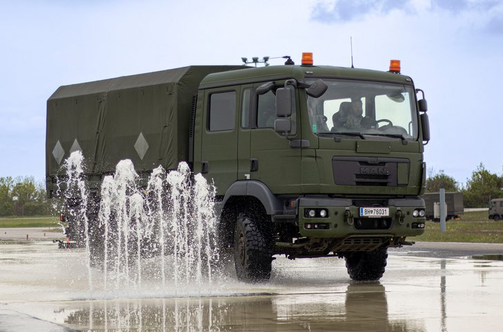 Das Fahrsicherheitsan unterschiedlichen Fahrzeugtypen ist ein integraler Bestandteil der Heeresfahrlehrerausbildung. (Foto: Bundesheer/Michael Gottlieber)