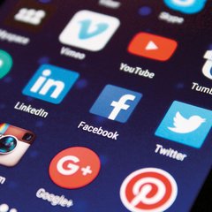 Meist sind es soziale Medien, die dazu benützt werden, um möglichst viele Europäer zu beeinflussen. (Foto: Pixabay-KI-generiert, gemeinfrei)