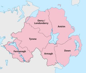 Die sechs „Ulster“-Provinzen im Nordosten Irlands wurden nach dem Unabhängigkeitskrieg und der anschließenden Teilung im Jahr 1921 zu Nordirland. (Grafik: Maximilian Dörrbecker, CC BY-SA 2.5)