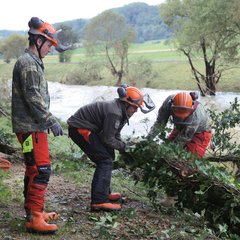 Das Bundesheer musste mit schwerem Gerät und Mannschaften anrücken, um das Hochwasser einzudämmen und die Schäden zu beseitigen. (Foto: Bundesheer)