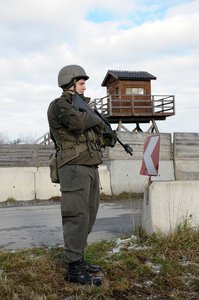 Ein Milizsoldat am Checkpoint. (Foto: Tesch)