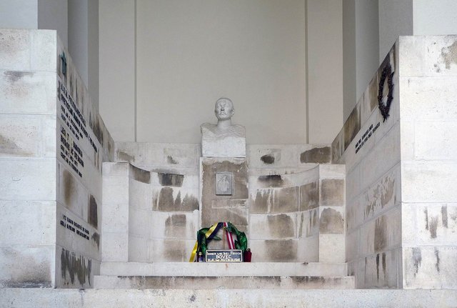 Das Grabmal von Boroevic am Wiener Zentralfriedhof, Neue Arkaden rechts, Nr. 62. (Foto: D. W.; gemeinfrei)
