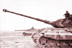 Ab dem Sommer 1944 erhielten die schweren Panzerabteilungen den Panzerkampfwagen VI Ausf. B "Tiger II". (Foto: Bundesarchiv Bild 101I-721-0397-29; CC BY-SA 3.0)