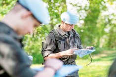 Kadetten während der Karten- und Geländekunde. (Foto: Bundesheer)