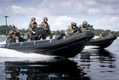 Boardingteams der Bordeinsatzkompanie des Seebataillons mit Festrumpfschlauchbooten. (Foto: Bundeswehr)