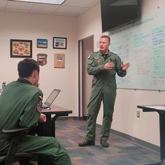 Hauptmann Peter Spiegl während eines Vortrages beim FSOC (Foto: Archiv Spiegl)