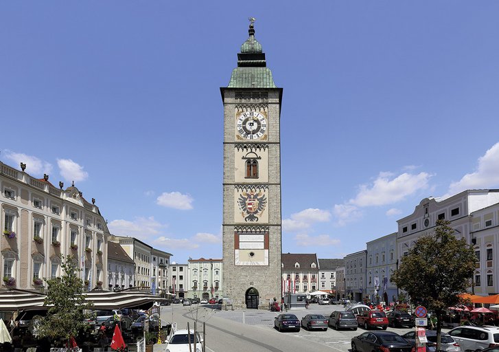 Der Stadtturm ist das Wahrzeichen von Enns und das zentrale Element des Wappens der HUAk.  (Foto: Bwag; CC BY-SA 4.0)