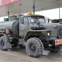 Geländegängiger Militärtankwagen auf Basis des Ural-4320. (Foto: Vitaly V. Kuzmin; CC BY-SA 4.0)