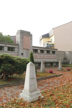 Der sowjetische Soldatenfriedhof von Herzogenburg bei der Stadtmauer gegenüber des Gemeindefriedhofes. (Foto: RedTD/Gerold Keusch) 