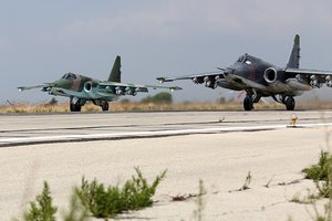 Russische Suchoi Su-25 in Latakia im Oktober 2015.