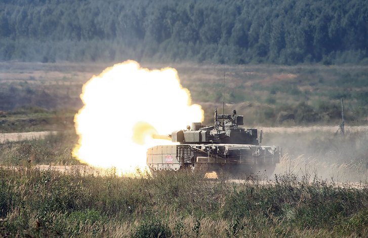 Kampfpanzer unterstützen das Vorgehen der motorisierten Schützen. (Foto: MOD Ukraine)