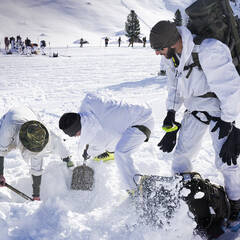 An verschiedenen Stationen können die Mannschaften ihr Wissen unter Beweis stellen. (Foto: Bundesheer/Michael Kerschat)