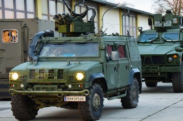 Gepanzerte Fahrzeuge mit einer Bewaffnung zum Selbstschutz sind für die Truppe bei den vorgesehenen Einsatzszenarien überlebensnotwendig. (Foto: Bundesheer/Stevic)