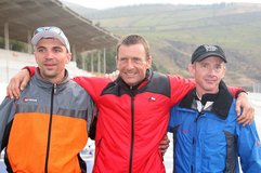 Dem Siegertrio Emmanuel Conraux, Luis Wildpanner und Andreas Karall (v.l.n.r.) stehen die Strapazen förmlich ins Gesicht geschrieben. Die extreme Höhe von über 2.000 m tat ihr übriges. (Foto: Werner Planer)