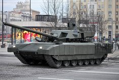 Die 125-mm-Panzerkanone L/55 2A82 des T-14 soll eine Neuentwicklung der Waffenfabrik No. 9 in Jekaterinburg sein. Die hohe innenballistische Leistung führt zu einer deutlich geringeren Rohrlebensdauer. (Foto: Vitaly V. Kuzmin, CC BY-SA 3.0)