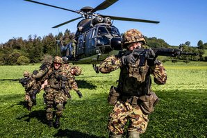 Ein Eckpfeiler der Weiterentwicklung der Armee ist eine effektivere Kaderausbildung. (Foto: Mediathek VBS)