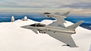 Eurofighter vor einer Radarstation. Foto: BMLV