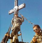 … aber auch andere Ausbildungsvorhaben wie die Alpinausbildung erfolgten nicht an der Militärakademie. Angehörige des Jahrganges am Gipfelkreuz des Großglockners … (Foto: Archiv Hrdlicka)