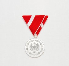 Silbernes Medaille für Verdienste um die Republik Österreich (Foto: Österreichische Präsidentschaftskanzlei; gemeinfrei)