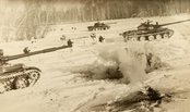 Kampfpanzer und Infanteristen gehen gemeinsam vor. (Foto: Archiv Truppendienst)