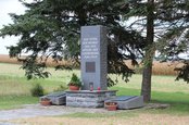 Dieses Denkmal erinnert an die Vertreibung der Sudetendeutschen aus der Region Slavonice. (Foto: RedTD/Gerold Keusch)