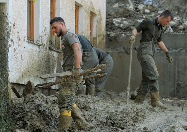 Katastrophenschutz ist ein „dreckiger“ Job. (Foto: Bundesheer/Rebecca Heindl)