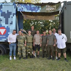 Die Gesichter hinter dem mobilen Cyber Escape Room. (Foto: Bundesheer/Gerald Wohlkönig)