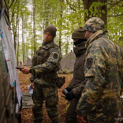 Befehlsausgabe an die Kommandanten der Spähtrupps. (Foto: Martin Schwarz)