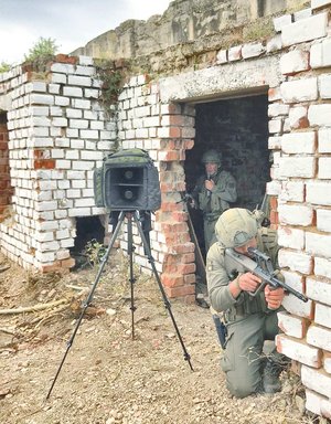 Taktischer PsyOps-Trupp mit Lautsprecher (MANPACK LSA-2011). (Foto: Bundesheer/Abteilung PsyOps)