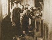 Kriegsgefangene bei der Poststelle. (Fotos: Archiv Pöcher)