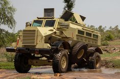 Fahrtraining auf dem neu eingeführten gepanzerten "Casspir"-Fahrzeug der malischen Armee. (Foto: Bundesheer/Matthias Resch)