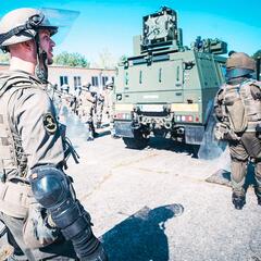 Übung der Theresianischen Militärakademie mit PsyOps-Elementen und dem IVECO „Husar“ PsyOps. (Foto: Bundesheer/Daniel Trippolt)