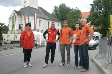 Luis und sein Team, das ihn in Moosburg betreute (v. l. n. r.): Monika Schöffl, Luis Wildpanner, Werner Planer, seine damalige Lebenspartnerin Ingrid Huber und ihr Bruder Wolfgang Huber. (Foto: Archiv Wildpanner) 