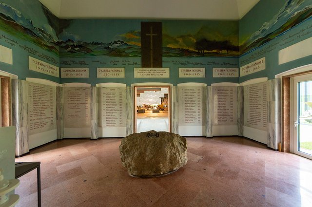 Das Sacrario, die Weihehalle, im Museum erinnert an die gefallenen Alpini. (Foto: Museo Nazionale Storico degli Alpini)