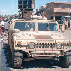 Lautsprecherfahrzeug eines Tactical PsyOps Teams der U.S. Army während des Einsatzes im Irak 2003. (Foto: U.S. Army/Donald R. Dunn; gemeinfrei)
