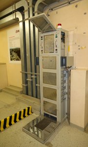 Dieses Gerät im Eingangsbereich des Reaktorgebäudes sollte messen, ob ein Arbeiter während seiner Schicht Strahlung aufgenommen hätte. (Foto: Truppendienst/Gerold Keusch)
