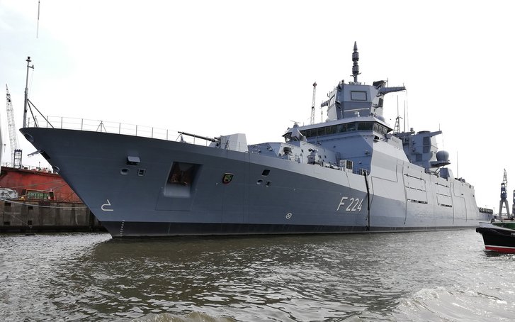 Einrüsten der F 224 „Sachsen-Anhalt“ auf einer Hamburger Werft, 2018. (Foto: RedTD/Zanko)