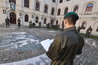 Befehlsausgabe beim Jägerbataillon 17 während der Corona-Krise. (Foto: Bundesheer/Robert Gießauf)