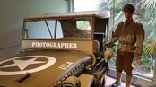 Amerikanischer Kriegspressefotograf mit Jeep „Willys“. (Foto: RedTD/Nikischer)