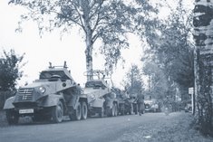 Deutsche Panzerspähwagen stehen zum Einmarsch in das Sudetenland bereit. (Bundesarchiv Bild 146-2003-0041/CC-BY-SA 3.0).