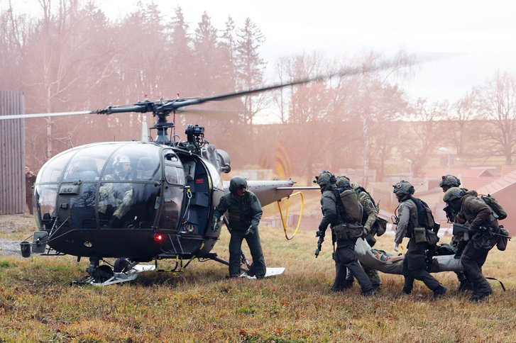 Bergung eines Soldaten. (Foto: Bundesheer/Manfred Raunegger)