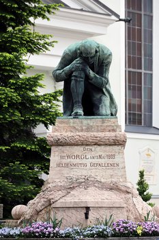 Das Kriegerdenkmal 1809, im Volksmund als "Wörgler Rearer" bezeichnet, wurde 100 Jahre nach dem Gefecht zum Gedenken an die Gefallenen enthüllt. (Foto: Reinhard Kocznar)