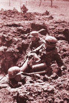 Deutsche Soldaten an der Ostfront in einem Stellungssystem. (Foto: Archiv TD)