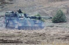 Die Ukraine setzt weitreichende Panzerartillerie, wie das polnische System „Krab“ ein, um russische Munitionsdepots zu zerstören. (Foto: Ministerstwo Obrony Narodowej)