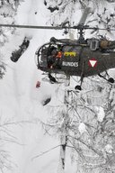 Lawinensprengung mit „Alouette“ III.  (Foto: ÖBH/Zinner)