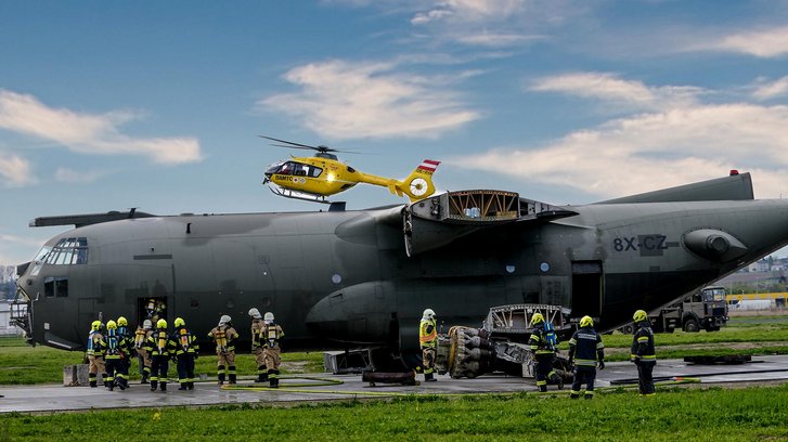 Flugnotfallübung am Fliegerhost (Foto: Bundesheer)