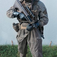 Die Schutzbekleidung schützt gemeinsam mit der Schutzmaske den Soldaten vor Kontamination der Haut sowie vor Inkorporation von Kampfstoffen. (Foto: Bundesheer)
