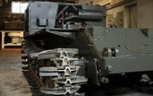 Nach dem Ende des Zweiten Weltkrieges entwickelte der österreichische Konstrukteur Oskar Hacker in Molln/OÖ einen Forst-Schlepper auf Kettenlaufwerk, das „Motor Muli“. Es war das erste Kettenfahrzeug, das in Österreich nach dem Krieg gebaut wurde. Die Antriebstechnik bestand aus einer rechts neben dem Fahrer eingebauten Motor/Schaltgetriebe-Kombination. Das Fahrzeug verfügt über zwei Lenk-Kupplungshebel, Handgas, eine Schaltkuppel und zwei fußbetätigte Lenkbremsen. (Foto: Bundesheer/Harold)