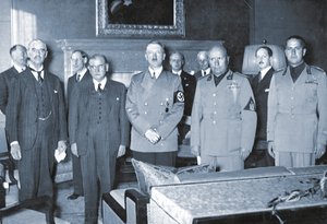 Die Staatschefs, die das „Münchner Abkommen“ im September 1938 aushandelten (v.l.n.r.): Neville Chamberlain (GB), Edouard Daladier (F), Adolf Hitler (D) und Benito Mussolini (I). (Foto: Bundesarchiv, Bild 183-R69173/CC-BY-SA 3.0)